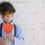 Jak uczyć dziecko wyrażania emocji słowami?